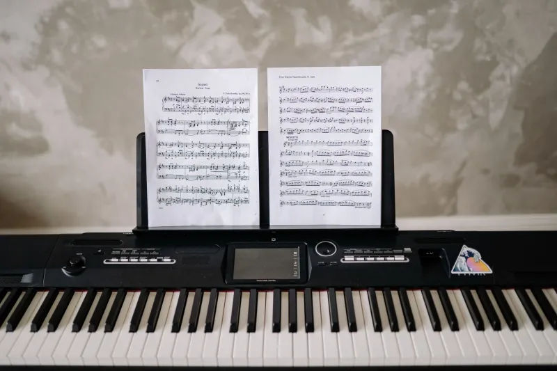 Dots and Lines: The Case for Learning to Read Music in an Age of Loops and Plugins