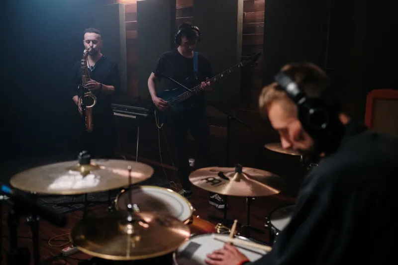 Why Your Best Tone Is Killing the Band: The Truth About Frequency Masking